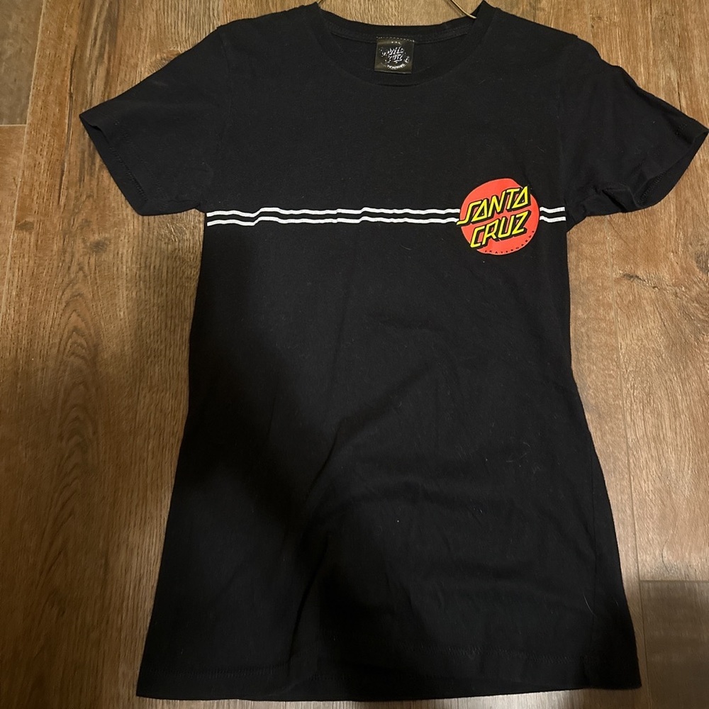 Santa Cruz t shirt size small